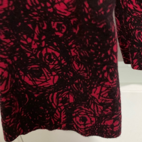 Mercer Street Studio Red Black Rose Shrug Cardigan Sweater PS - Picture 8 of 8